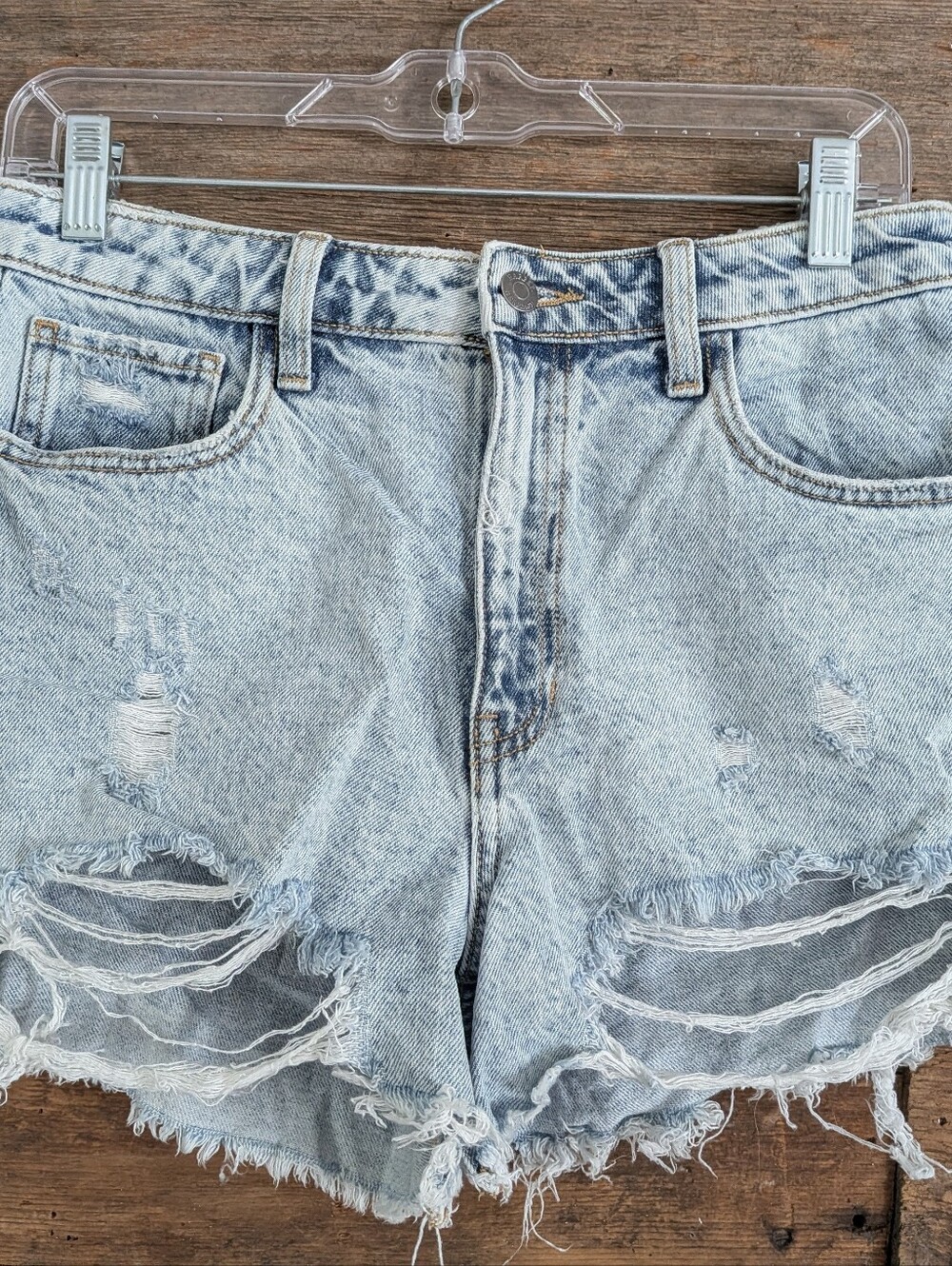Harper Heritage Francesca's Ripped Jean Shorts Light Stone Wash Size 27